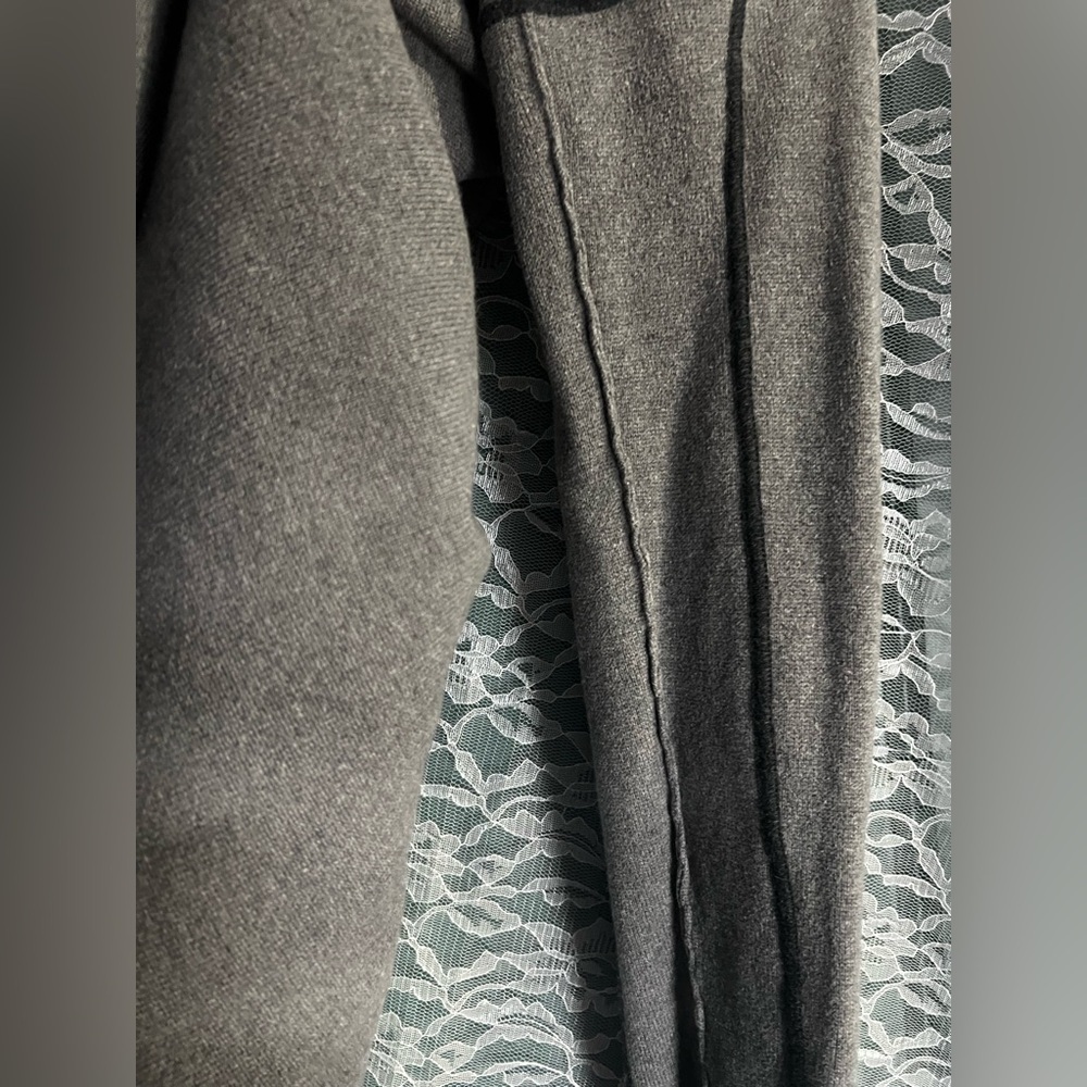 Eddie Bauer Men’s Gray Fitted Crewneck Sweater Size XL - Picture 2 of 6